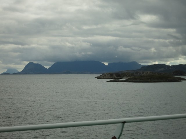 Hurtigruten_2015-06-20_07-49